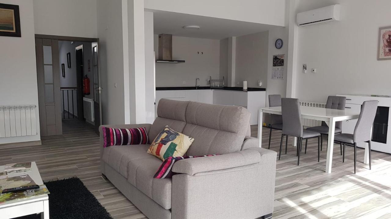 Apartamentos Las Huertas Villamiel Eksteriør bilde