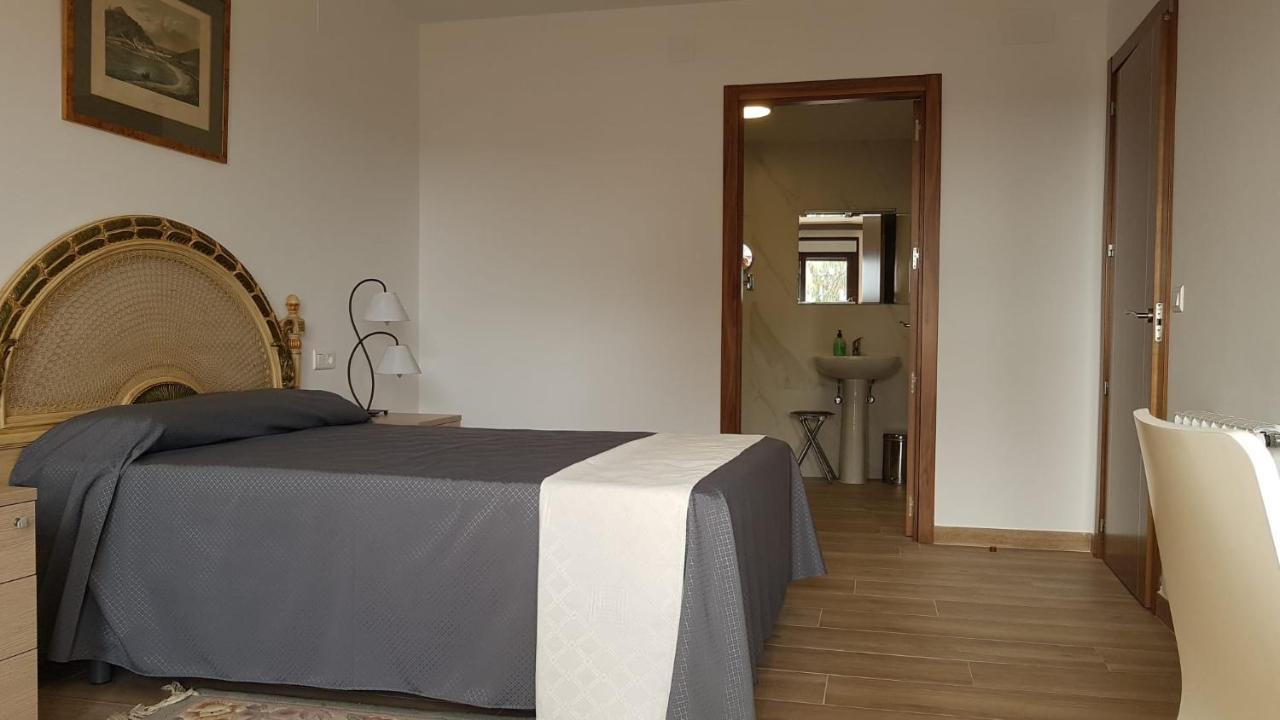 Apartamentos Las Huertas Villamiel Eksteriør bilde